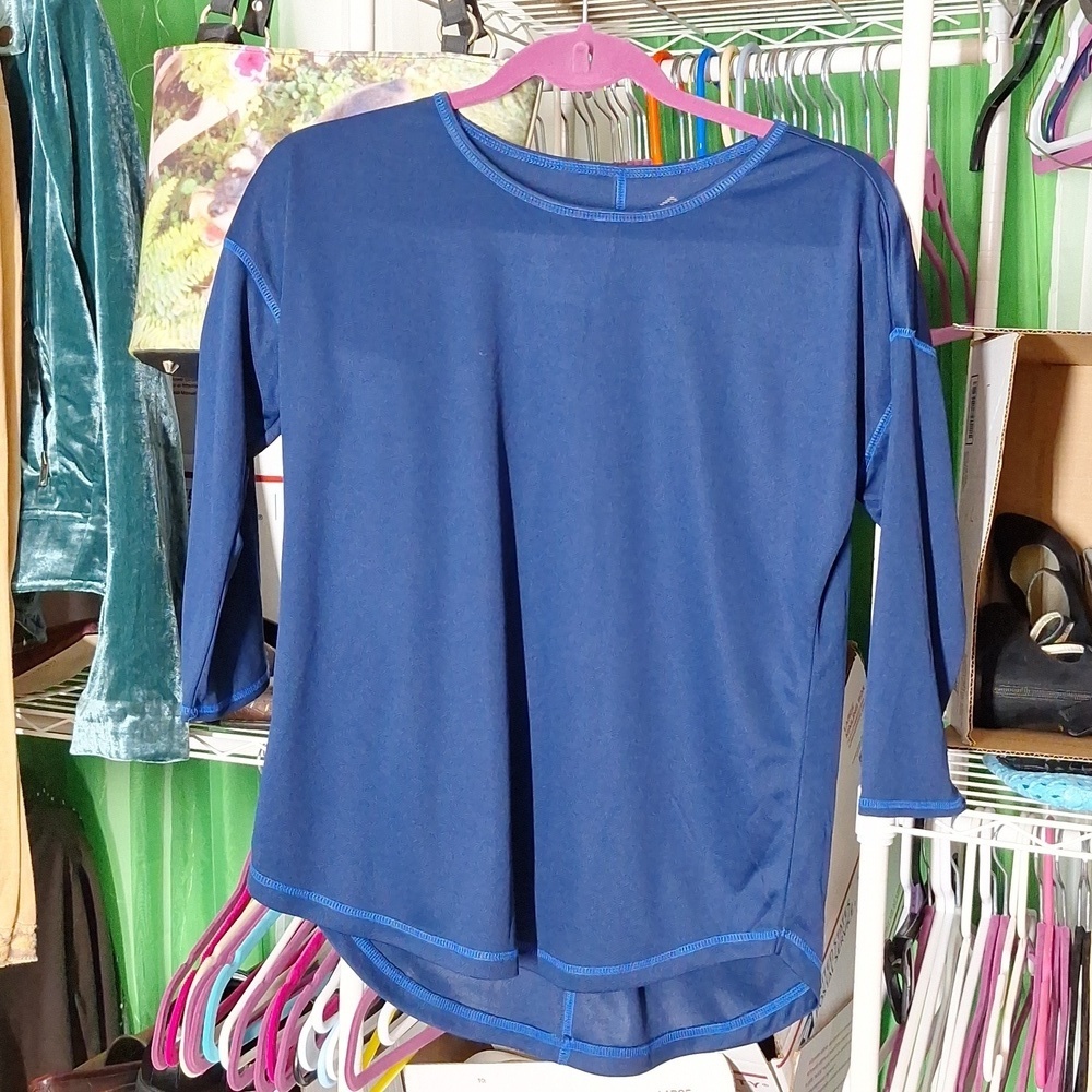 ST JOHNS BAY ACTIVE WEAR BLUE TOP SIZE SMALL PETITE